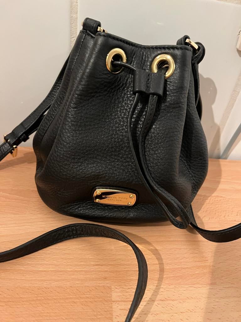 MICHAEL KORS Leather Drawstring Shoulder Bucket Bag black, Zwart, Nieuw, Leer, Ophalen