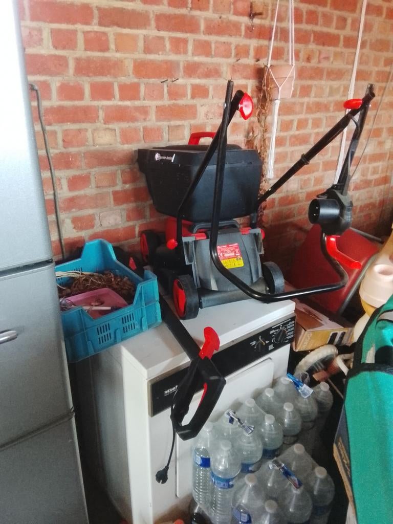 Garden techniek grasmachine en grastrimmer/ nieuwstaat, Ophalen