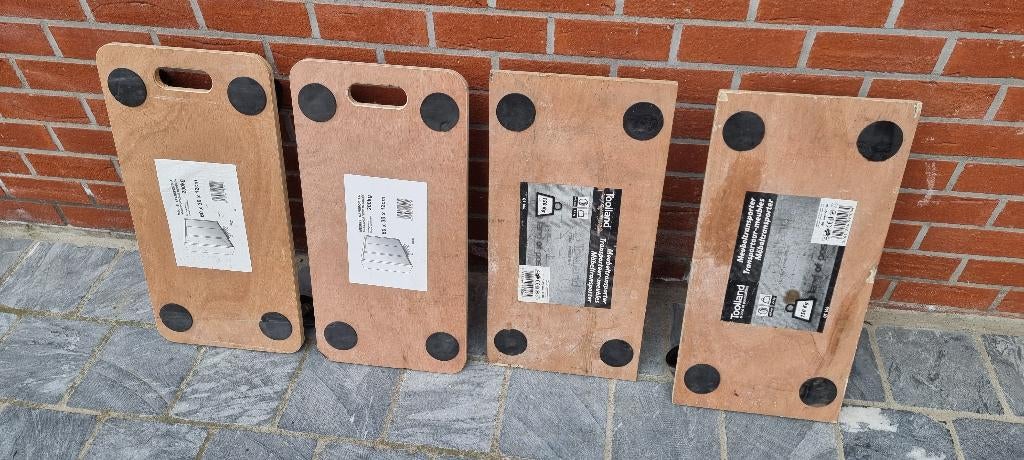 4 Plateaux à roulettes, Enlèvement, Utilisé