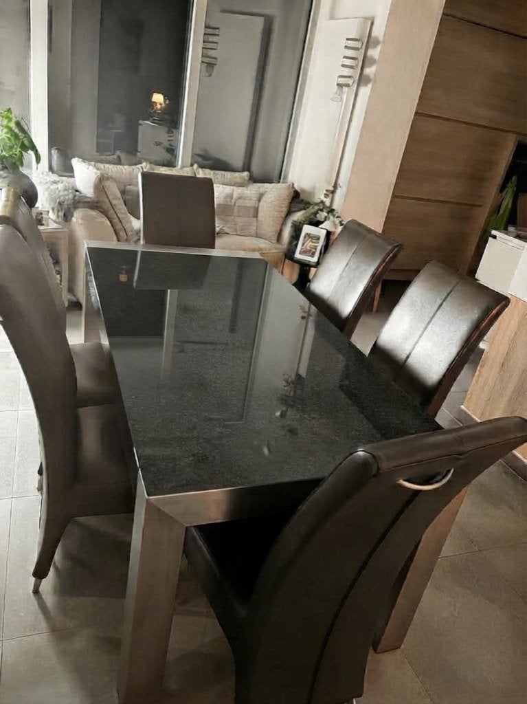 Eetkamer tafel met Lederen stoelen, Huis en Inrichting, Ophalen, Overige materialen, 50 tot 100 cm, Zo goed als nieuw