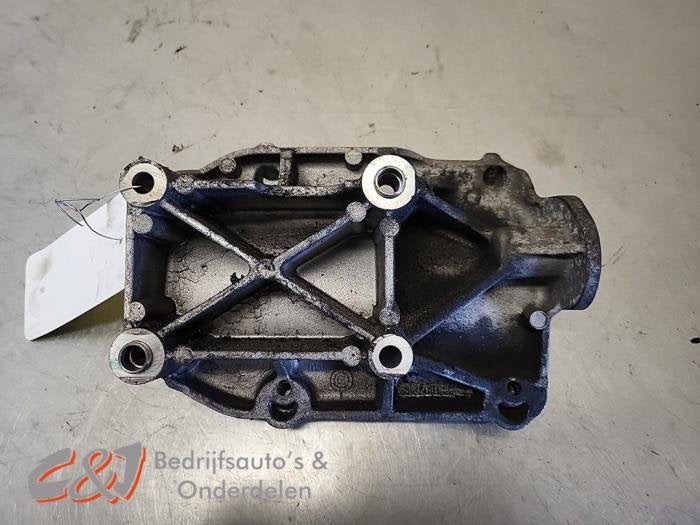 Support moteur d'un Iveco New Daily, Autos : Pièces & Accessoires, -, 3 mois de garantie, Utilisé, Autres marques automobiles