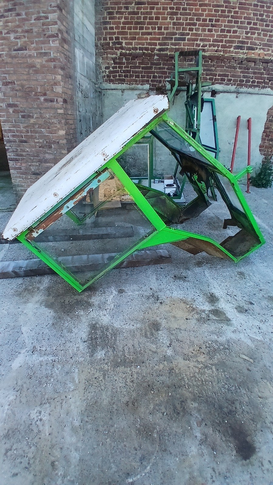 Traktorkabine, Enlèvement