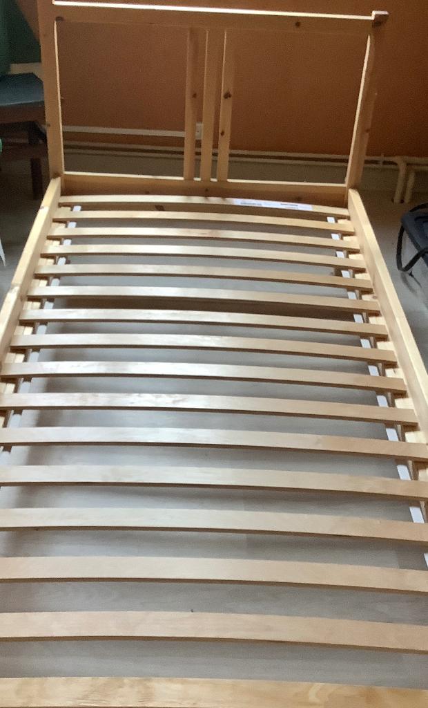 bed Ikea 1 persoon met matras zo goed als nieuw, Ophalen, 90 cm, Eenpersoons, Zo goed als nieuw