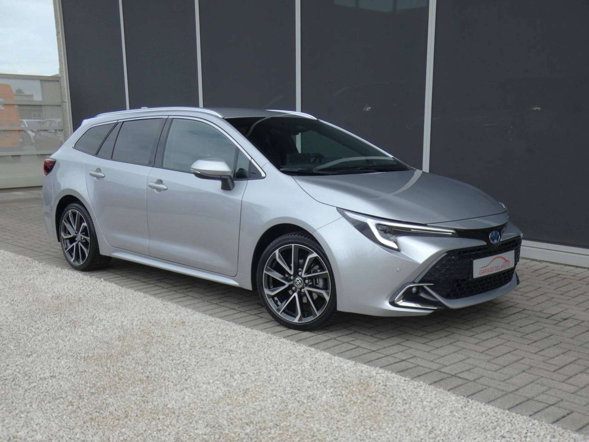 Toyota Corolla 1.8 Hybrid Premium 140pk +Head-up display +Sp, Autos, Argent ou Gris, Entreprise, Corolla, Noir
