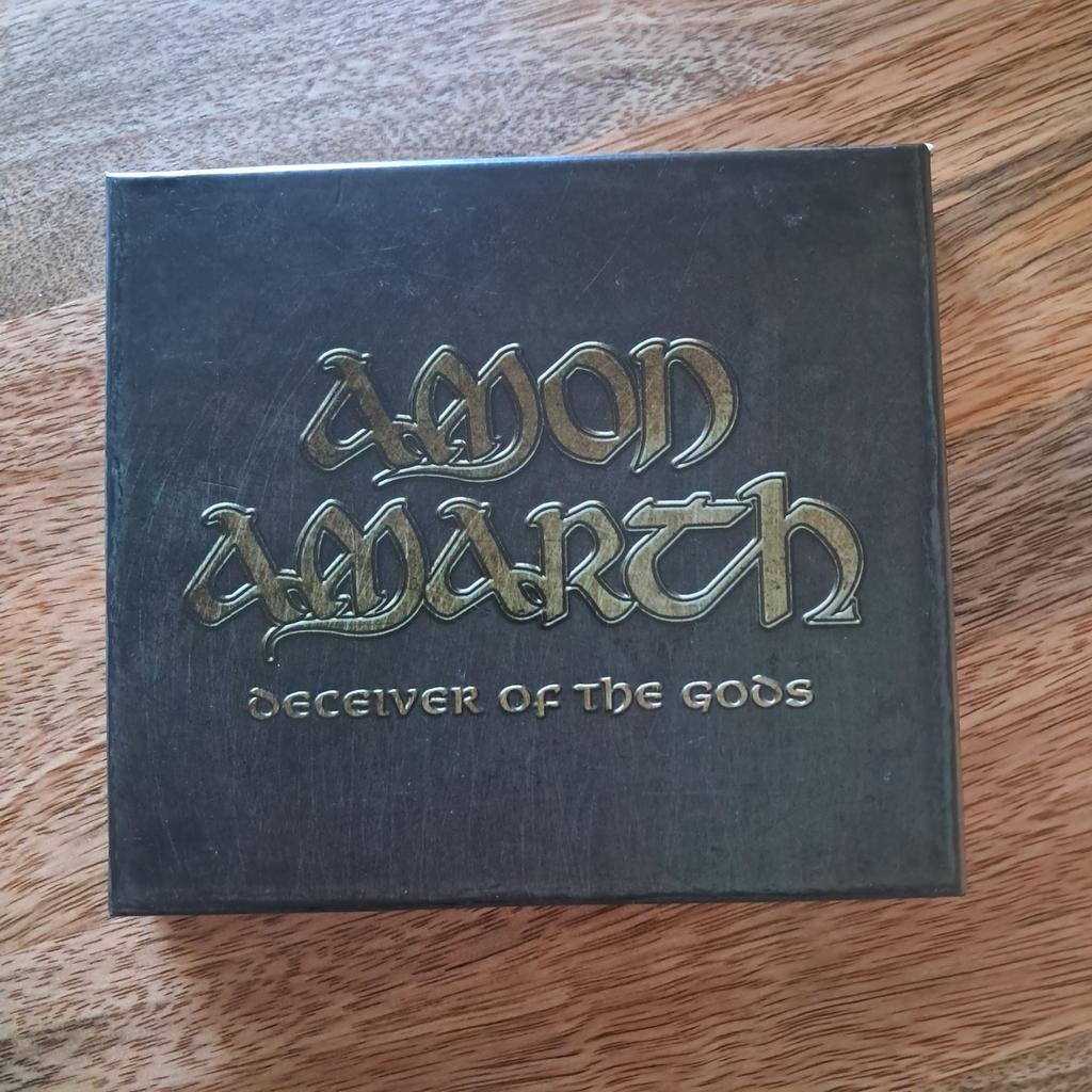 Amon Amarth : Deceiver Of The... Spec. Ed. - prima staat!, Ophalen of Verzenden