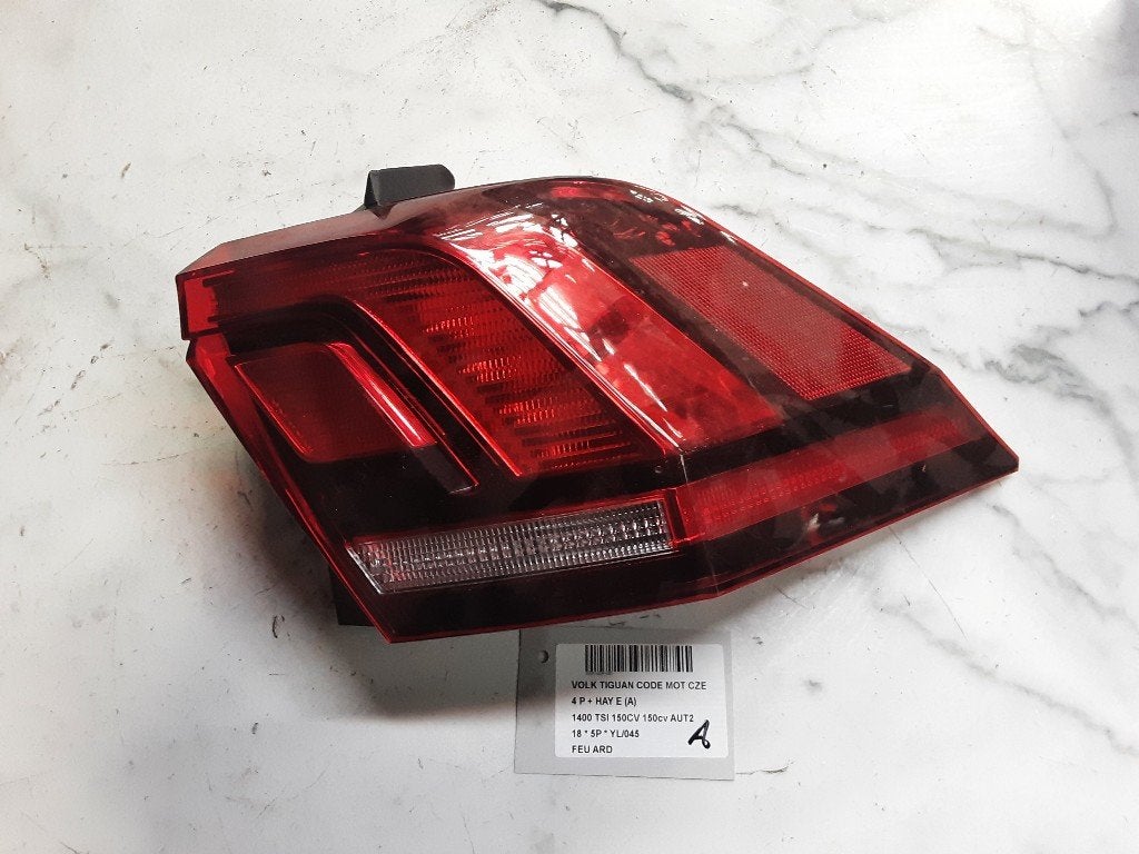 ACHTERLICHT RECHTS Volkswagen Tiguan (AD1) (5NL945096A), Gebruikt, Volkswagen, Mevr. I. Hauben, Rue de l'Espoir 34 34
4030  GRIVEGNÉE, BE