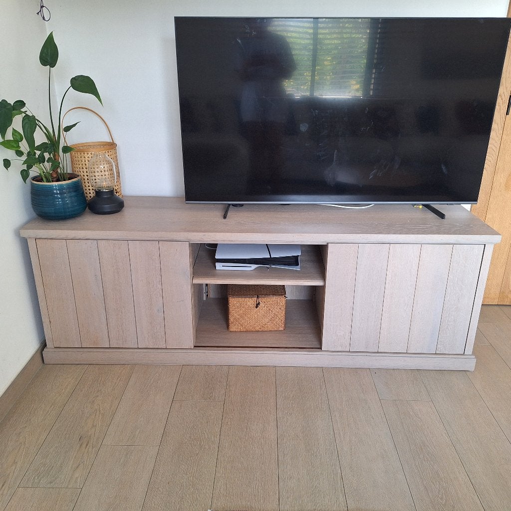 Tv meubel Charrell, Ophalen, Gebruikt, 100 tot 150 cm, Landelijk