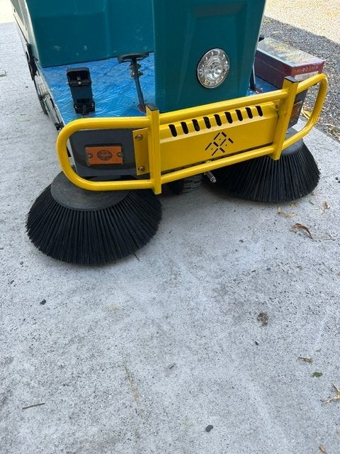Nieuwe professionele veegmachine type LI1300, met garantie, Tuin en Terras, Veegmachines, Ophalen, Nieuw, Filip.keiser@telenet.be