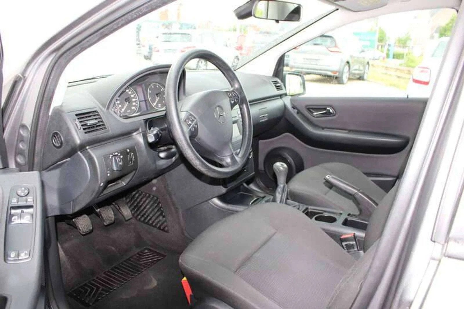 Mercedes-Benz A-CLASS 160 Airco / inclusief 2 JAAR garantie!, Auto's, Zwart, 95 pk, 1 kg, Bedrijf