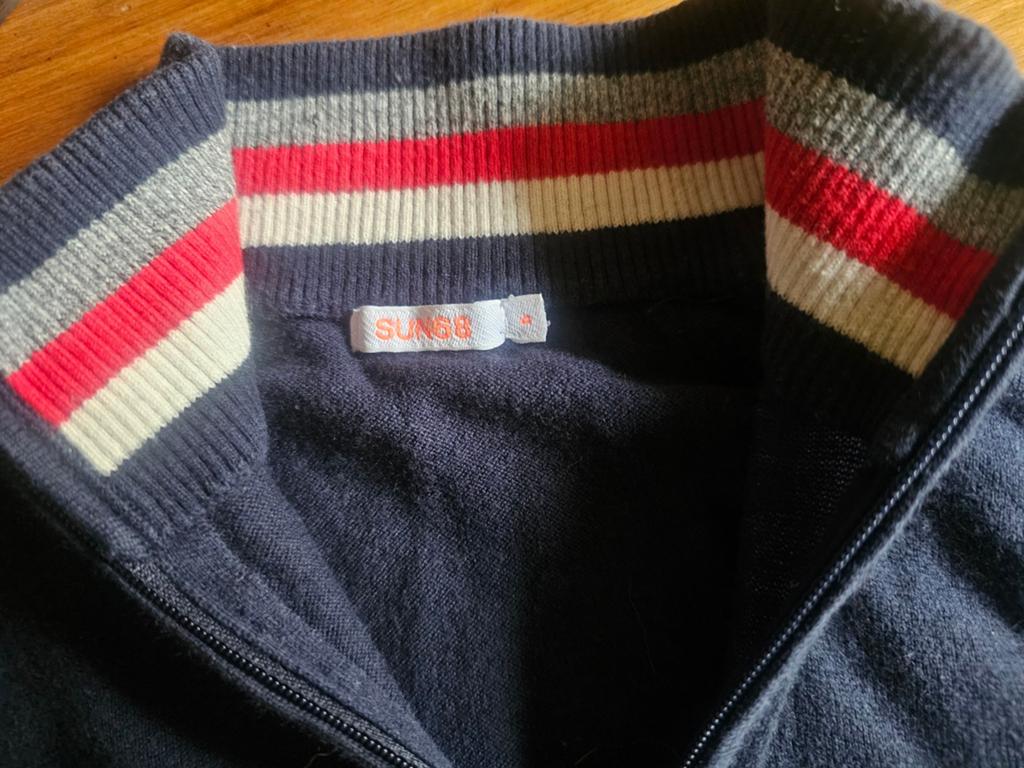 pull bleu foncé léger + zip court - 6A, Envoi
