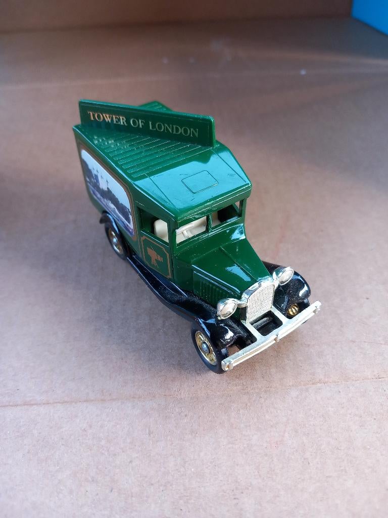 Camion de livraison Lledo Morris, Hobby & Loisirs créatifs, Enlèvement ou Envoi, Comme neuf, Bus ou Camion