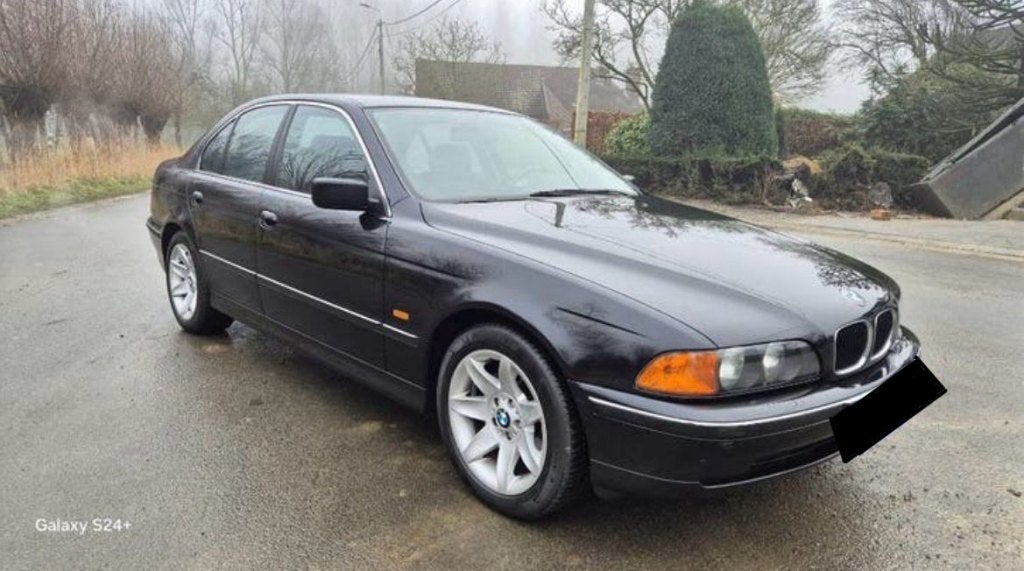 BMW 520 – Benzine Automaat 34000km SuperNetjes&RijdtPerfect, Auto's, BMW, Automaat, 700 kg, Zwart, Bedrijf
