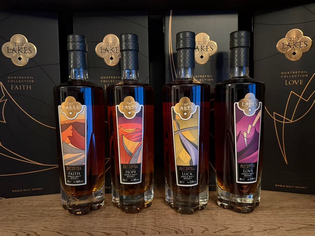 The Lakes - Quatrefoil Collection, Verzamelen, Wijnen, Ophalen, Zo goed als nieuw