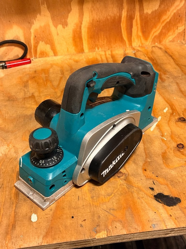 Makita DKP180 18V LXT Schaafmachine 82mm – Met Beschadiging, Gebruikt
