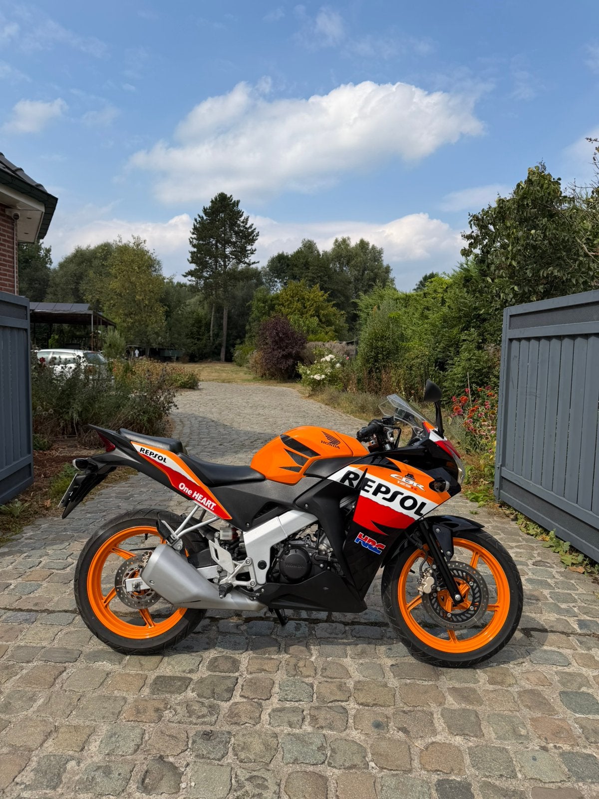 Honda CBR 125R *Repsol* @AelbrechtMotors, Motos, Entreprise