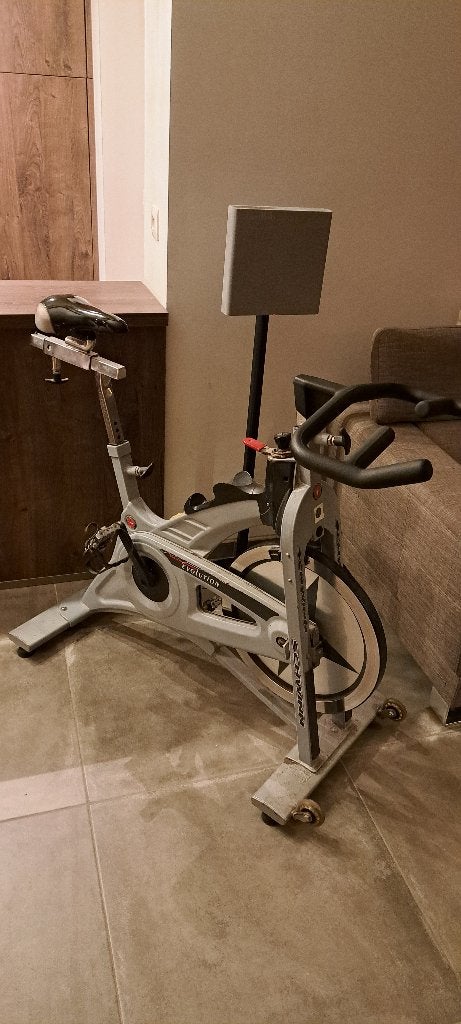Vélo de spinning Evolution - Schwinn, Sports & Fitness, Enlèvement, Utilisé, Métal, Vélo de spinning
