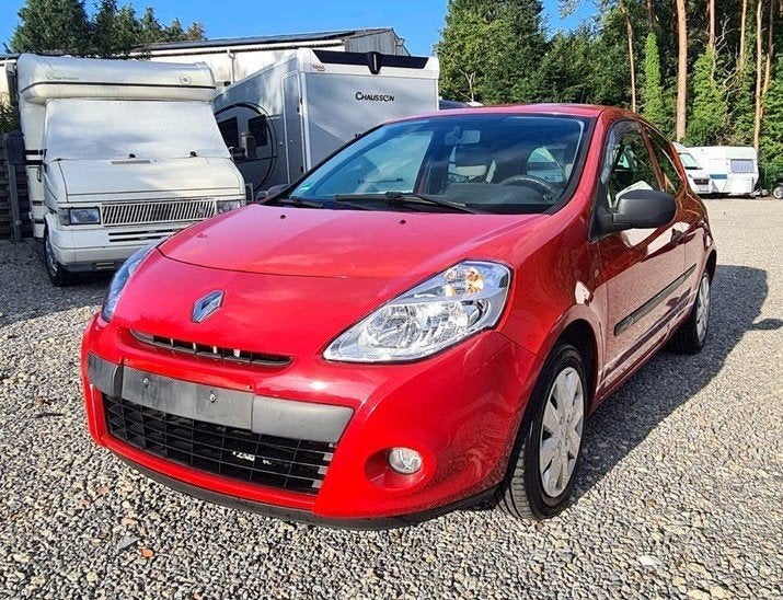 Renault Clio/1.1 Essence/AVANT homologué
SOLDE/4 EUROS/LIRE, Autos, Achat, Entreprise, Euro 4, Essence