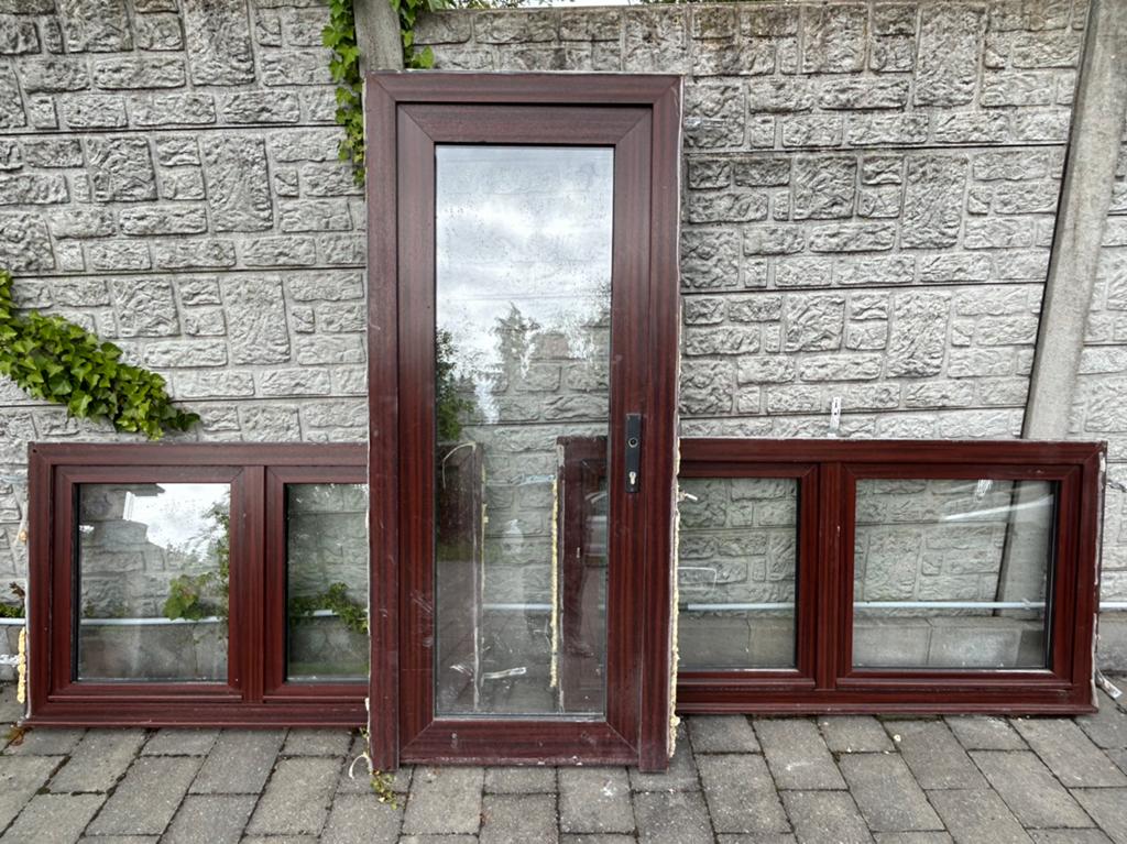 3 chassis, Enlèvement, Comme neuf