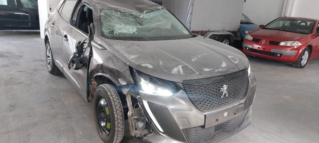 voiture accidentée, Autos : Divers, Argent ou Gris, Boîte manuelle, Diesel, Enlèvement