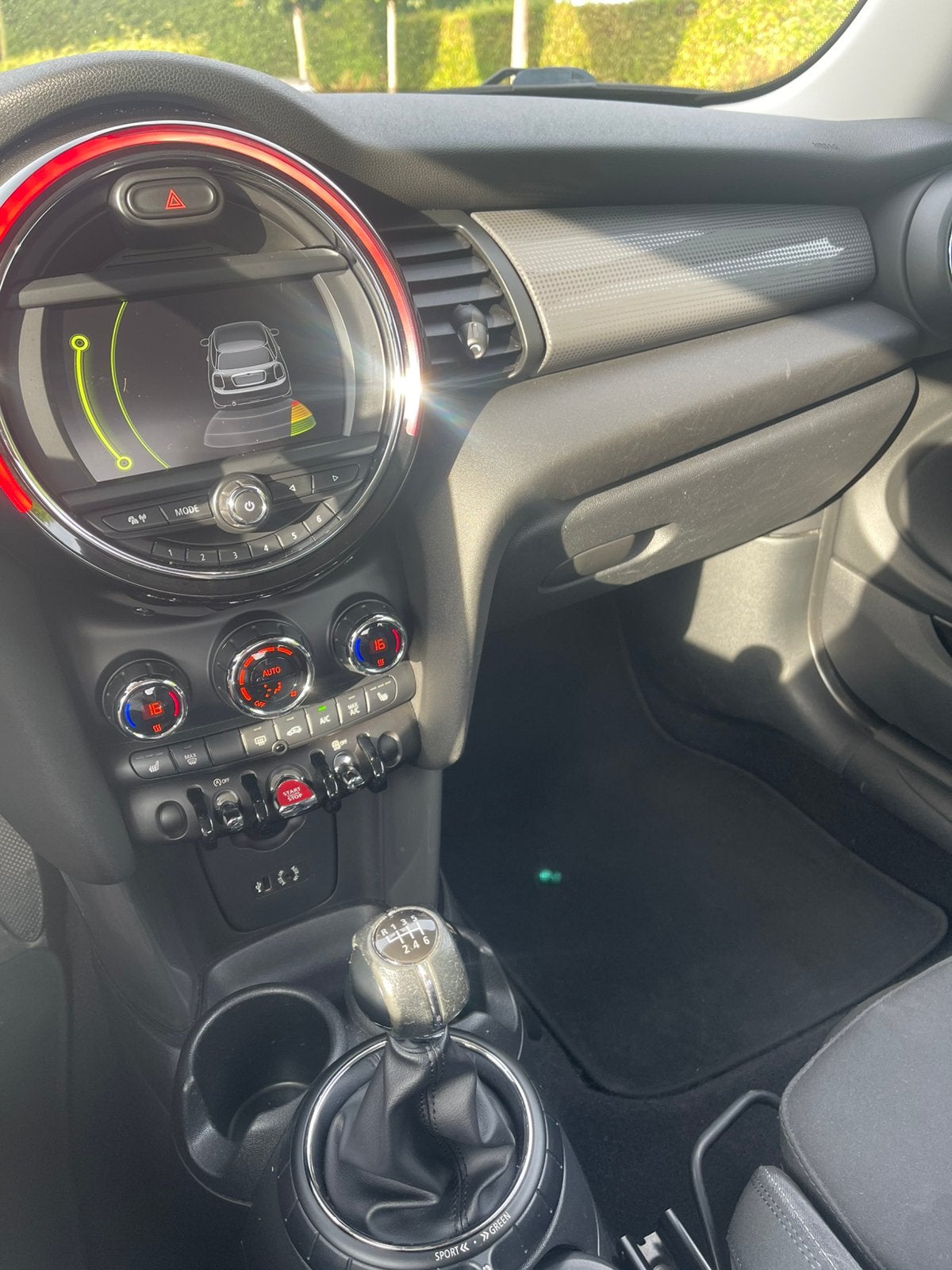 Mini cooper in goede staat, Auto's, Dealer onderhouden, Zwart, Leder en Stof, Zwart