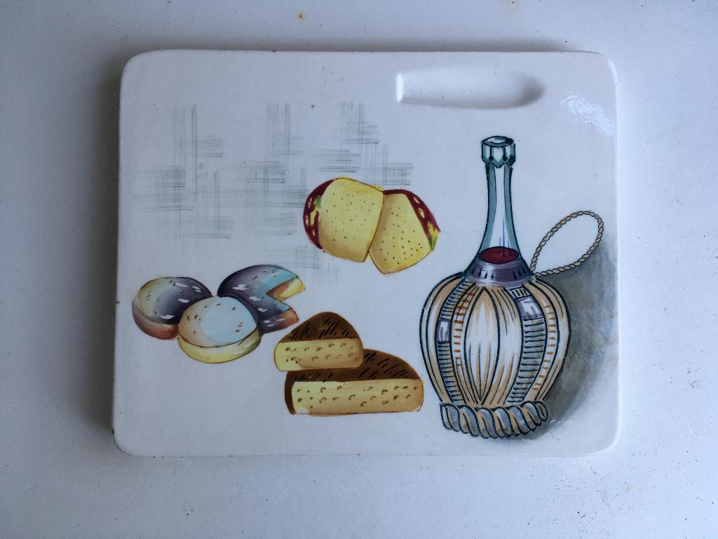 Kaasplank in porselein, Ophalen of Verzenden, Zo goed als nieuw, Porselein, Bord(en)