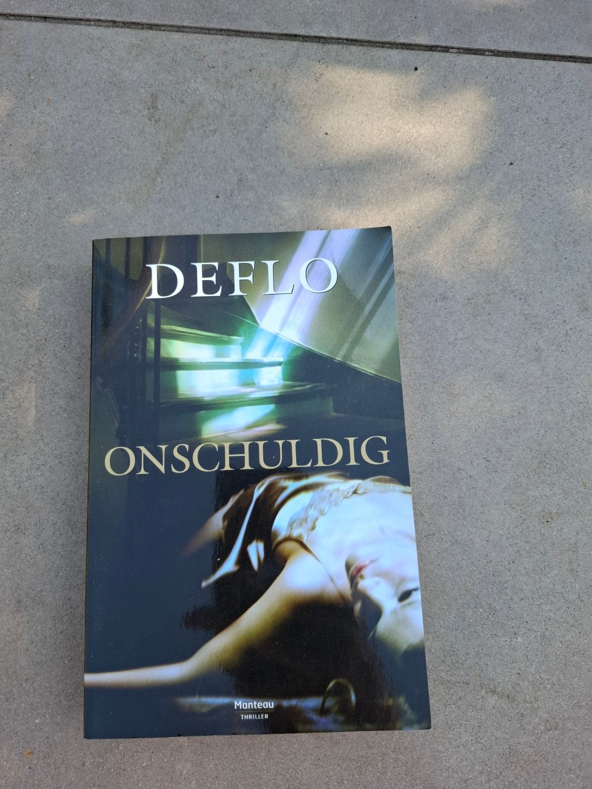 Deflo - Onschuldig, Boeken, Ophalen of Verzenden, Gelezen, Luc Deflo