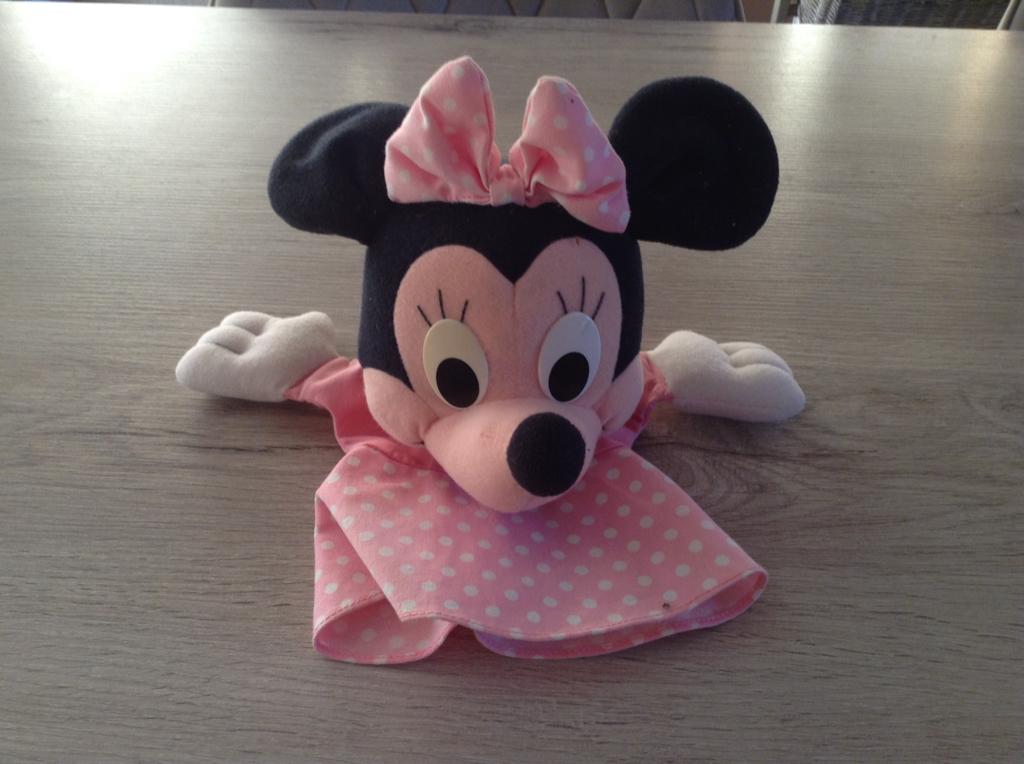 Disney Minnie Mouse pluche handpop (27 cm), Ophalen of Verzenden, Zo goed als nieuw, Overige typen