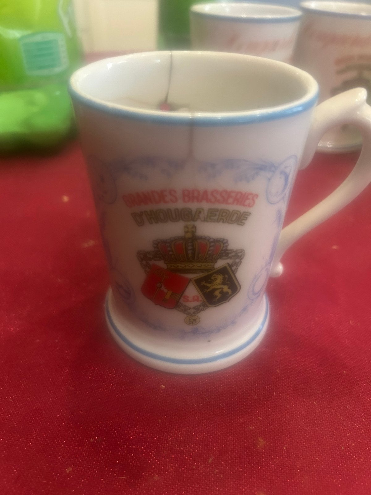Porcelaine tas hougaerde Grandes brasseries met schild rond, Enlèvement, Utilisé, Verre ou Verres, Autres marques