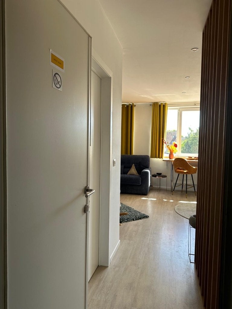 STUDIO MEUBLÉ À LOUER – LAEKEN (1020 BRUXELLES), Immo, Appartements & Studios à louer, 35 à 50 m², Bruxelles