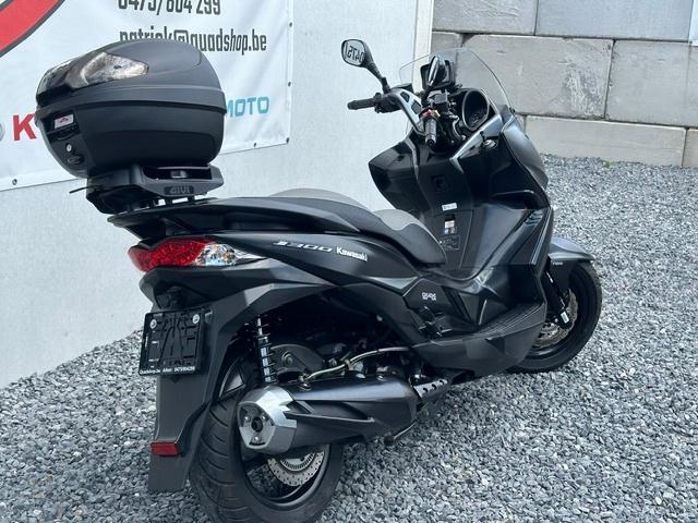 KAWASAKI J300, Scooter, 300 cc, Bedrijf