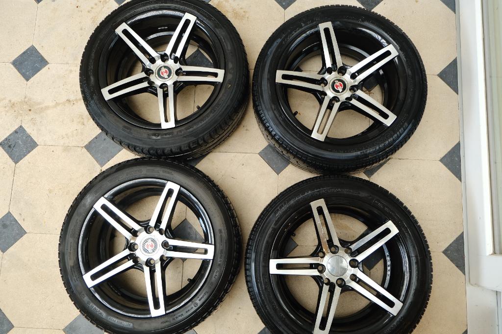 Set of car tires, Autos : Pièces & Accessoires, Pneus & Jantes, Pneus et Jantes, Pneus hiver, 195 mm, Véhicule utilitaire, Utilisé