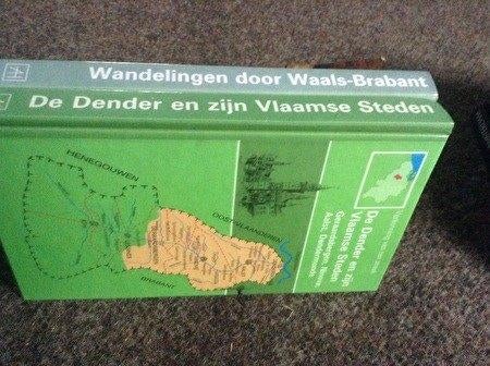 WANDELING DOOR WAALS BRABANT ,DE DENDER, VLAAMSE STEDEN, Ophalen of Verzenden, Zo goed als nieuw