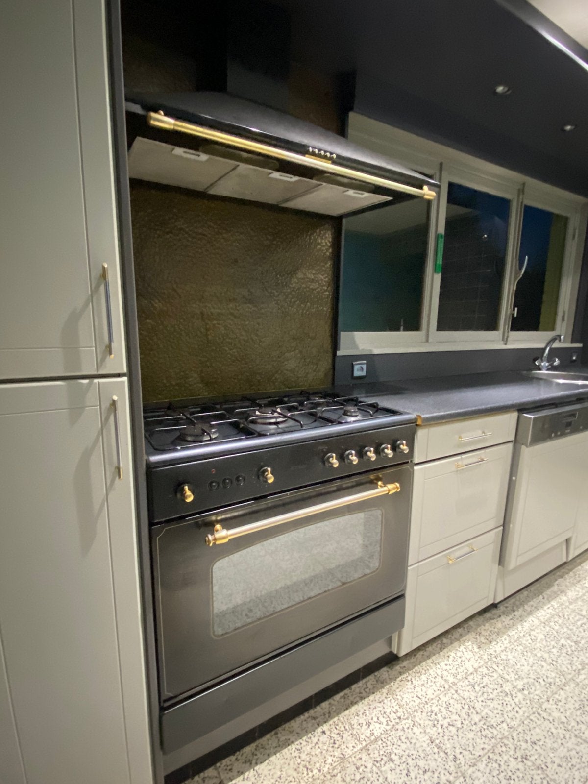 Foyer à gaz, four à gaz et hotte, Enlèvement, Utilisé, Gaz, 5 zones de cuisson ou plus