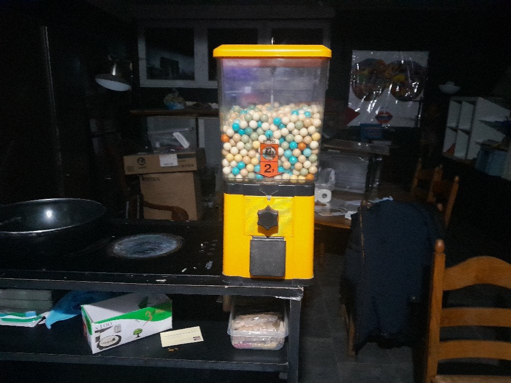 Distributeur vintage BARATECO avec clé (, Enlèvement