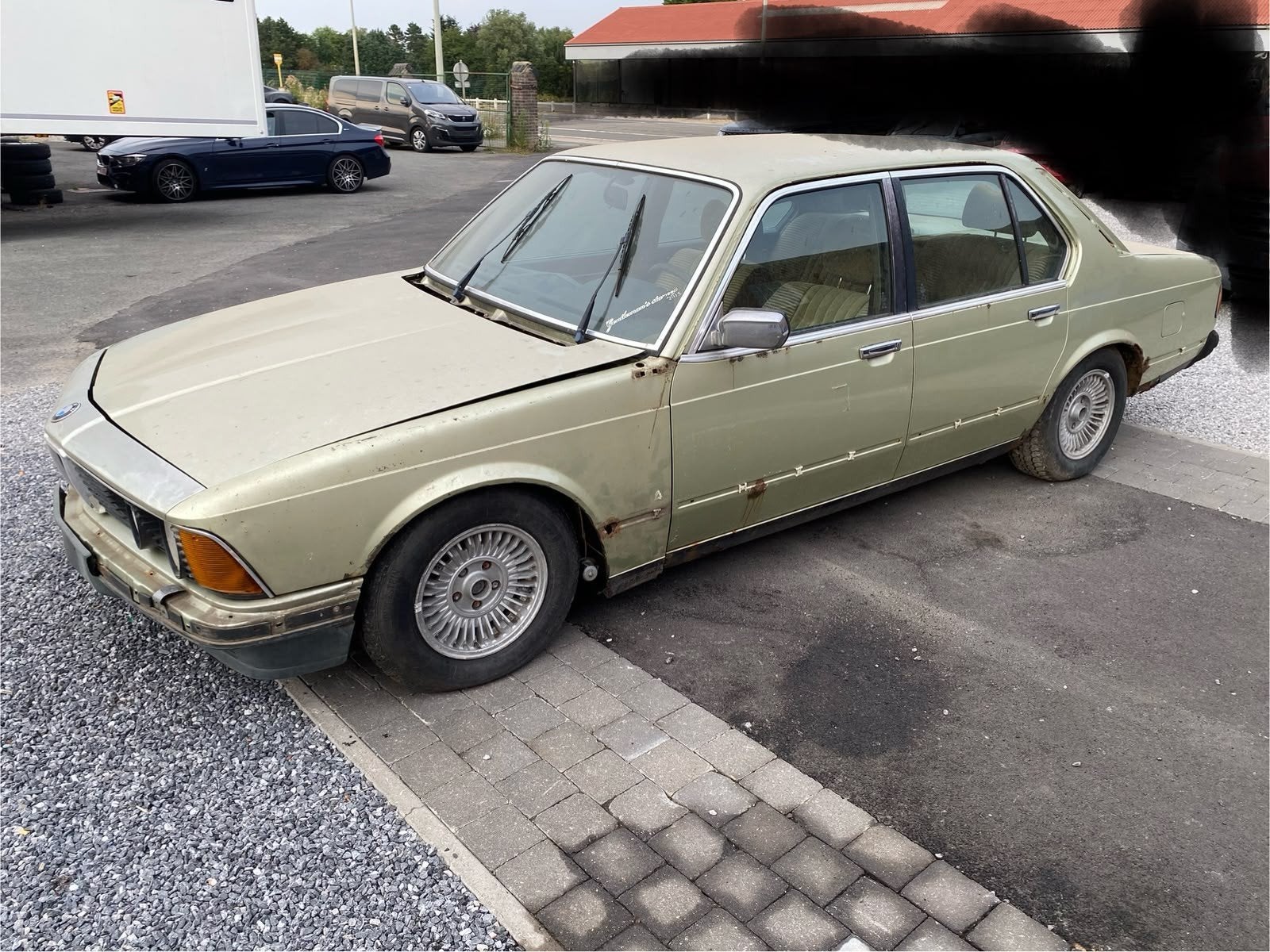 🚘 À VENDRE – BMW SÉRIE 7 E23 730 – 3.0 ESSENCE – BOÎTE MANU, Autos, Achat, Boîte manuelle, 5 portes, Berline