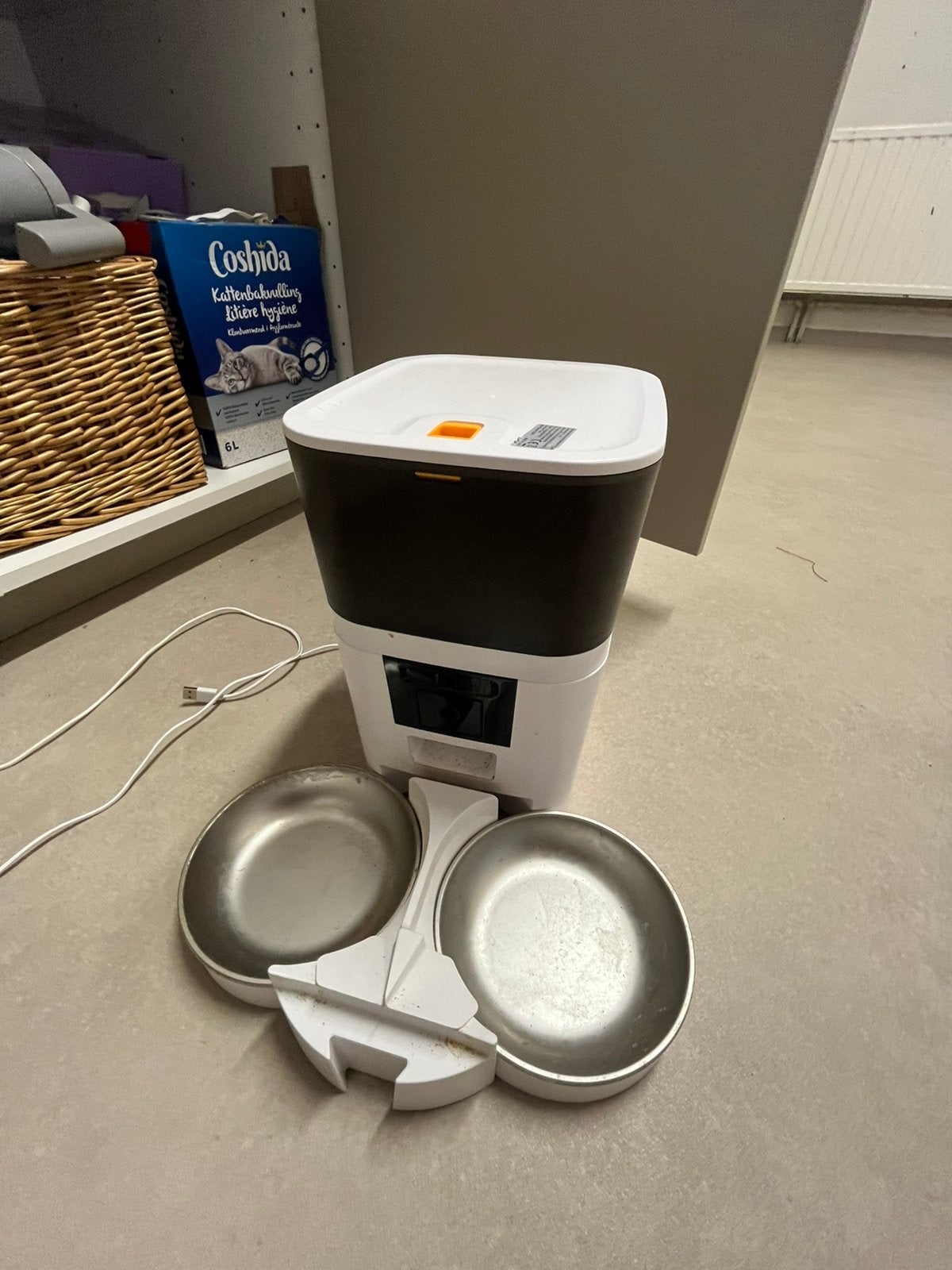Automatische voerbak, Animaux & Accessoires, Nourriture & Abreuvoirs pour chats, Enlèvement, Ergonomique, Comme neuf