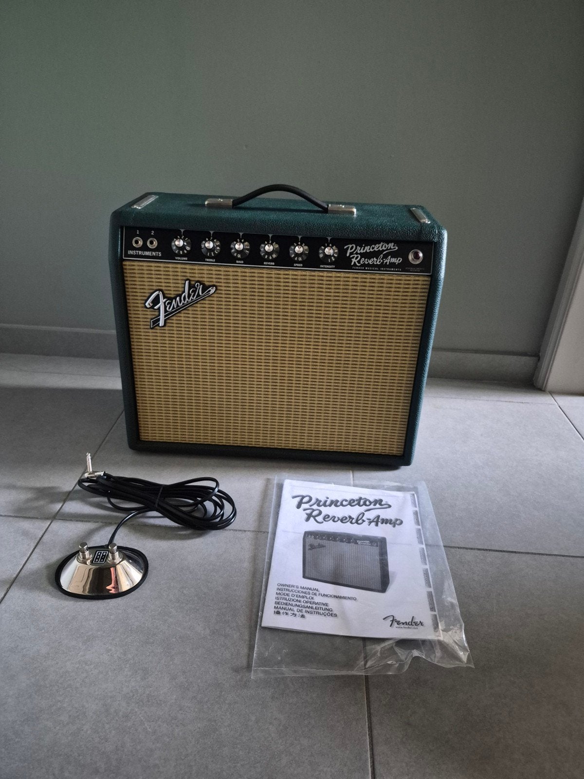 fender ltd 12" princeton in british racing green, Ophalen, Zo goed als nieuw, Gitaar, Minder dan 50 watt