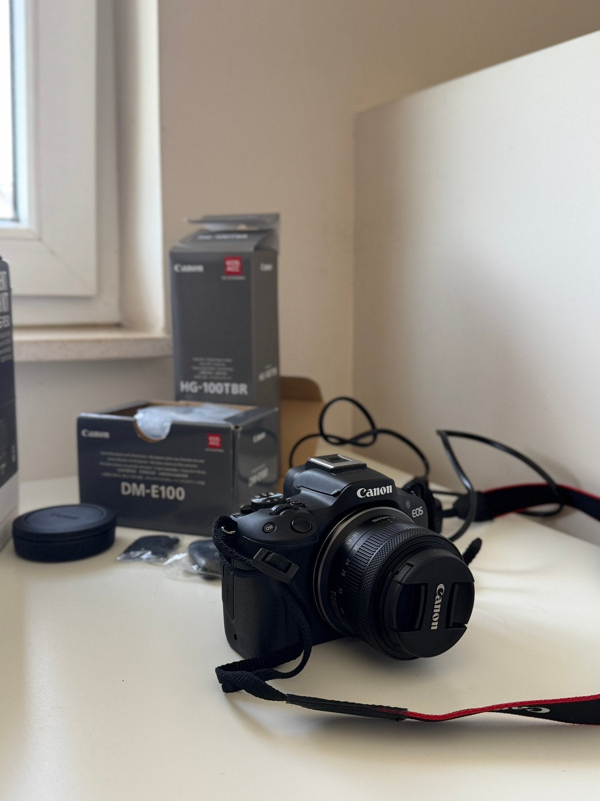 Canon EOS R50 Content Creator Kit | Zo goed als nieuw, Canon, Batterie, Comme neuf, Enlèvement