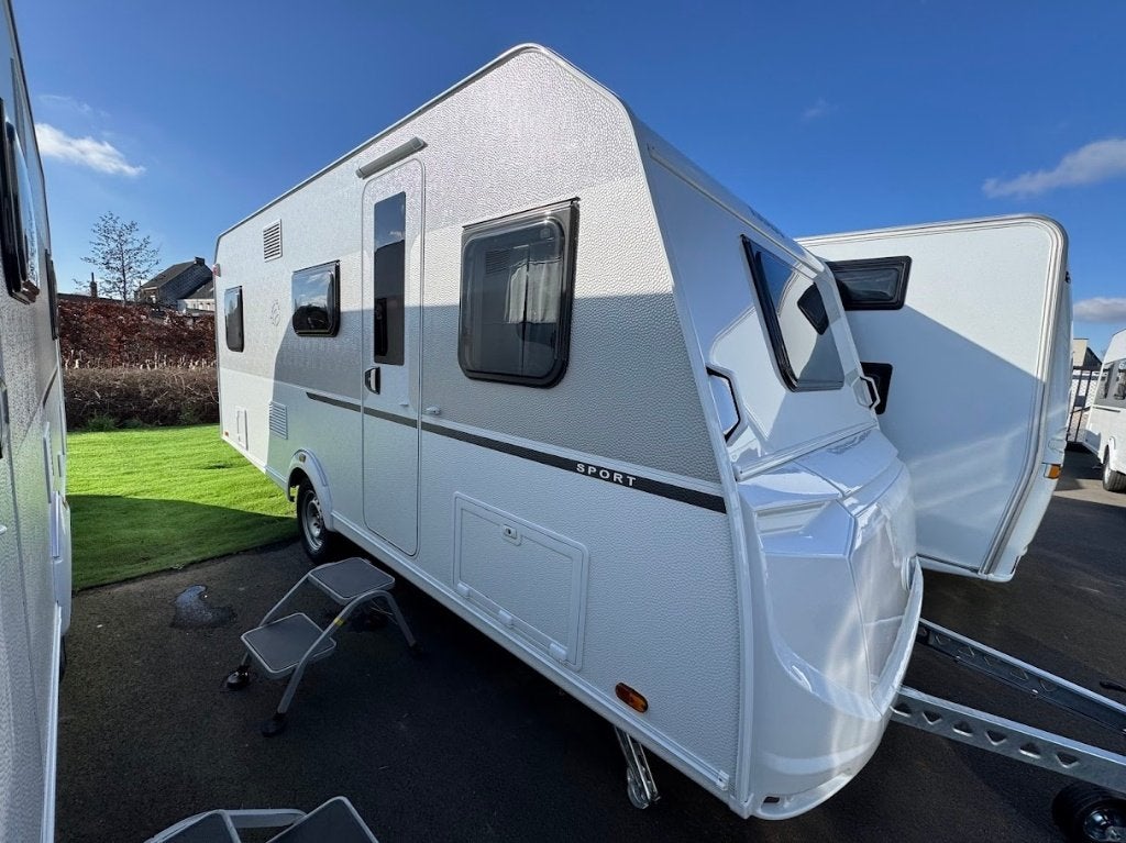 Knaus Sport 500 KD, Caravans en Kamperen, Vast bed, 7 tot 8 meter, Bedrijf, Treinzit