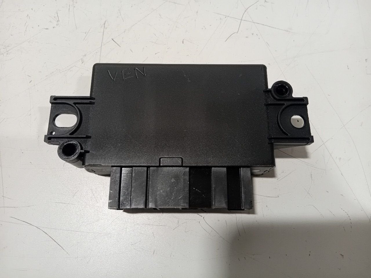 Computer park distance control Ford Focus, Onderdelen@venauto.nl, Van der Ven Autorecycling B.V., Gebruikt, Ettenseweg 76, 4706 PB Roosendaal, The Netherlands