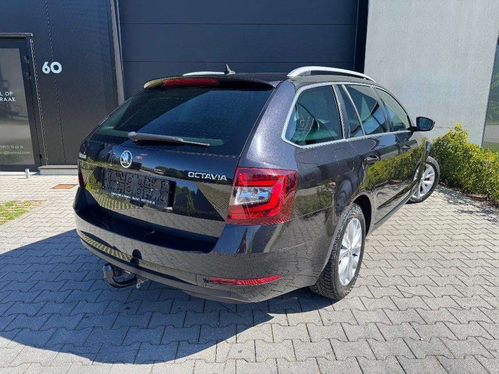 Skoda Octavia Combi 1.5 TSI / 150 pk / Automaat, Auto's, Stof, 1498 cc, Zwart, Bedrijf
