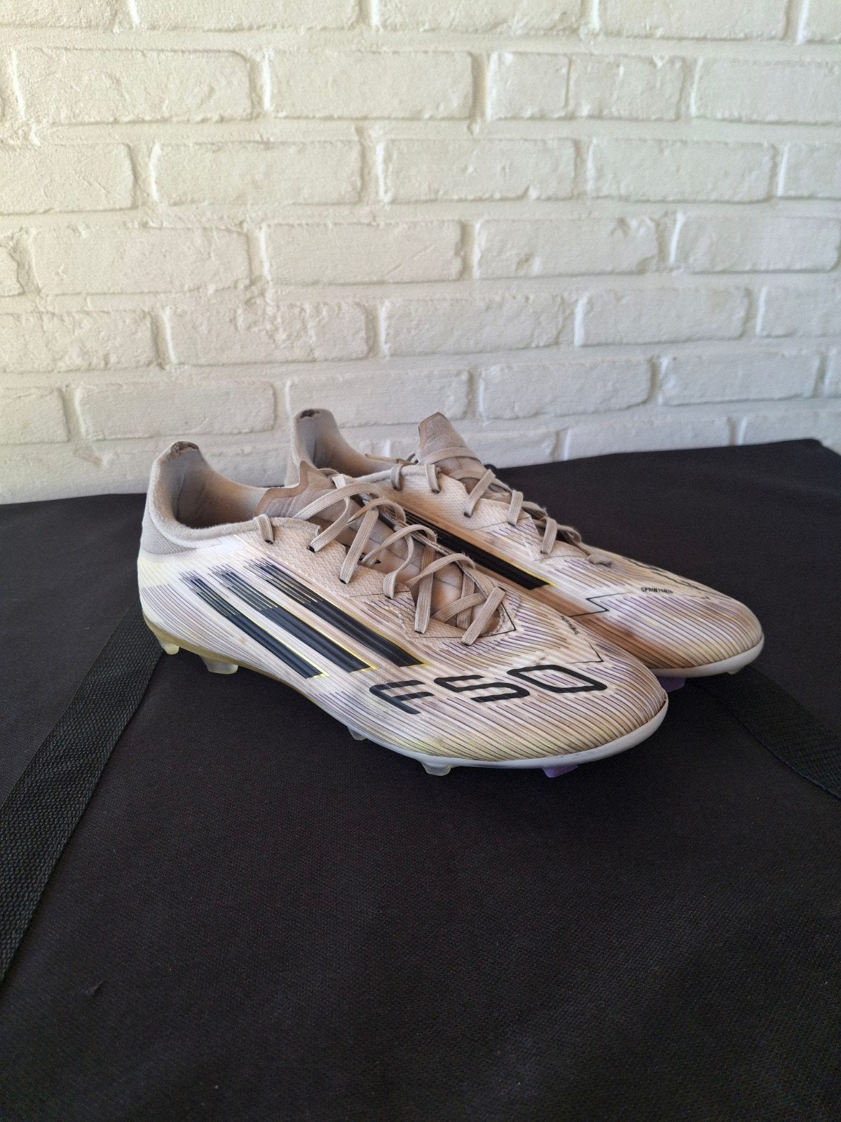 voetbalschoen Adidas F50 maat 45 1/3, Sport en Fitness, Ophalen, Gebruikt, Schoenen