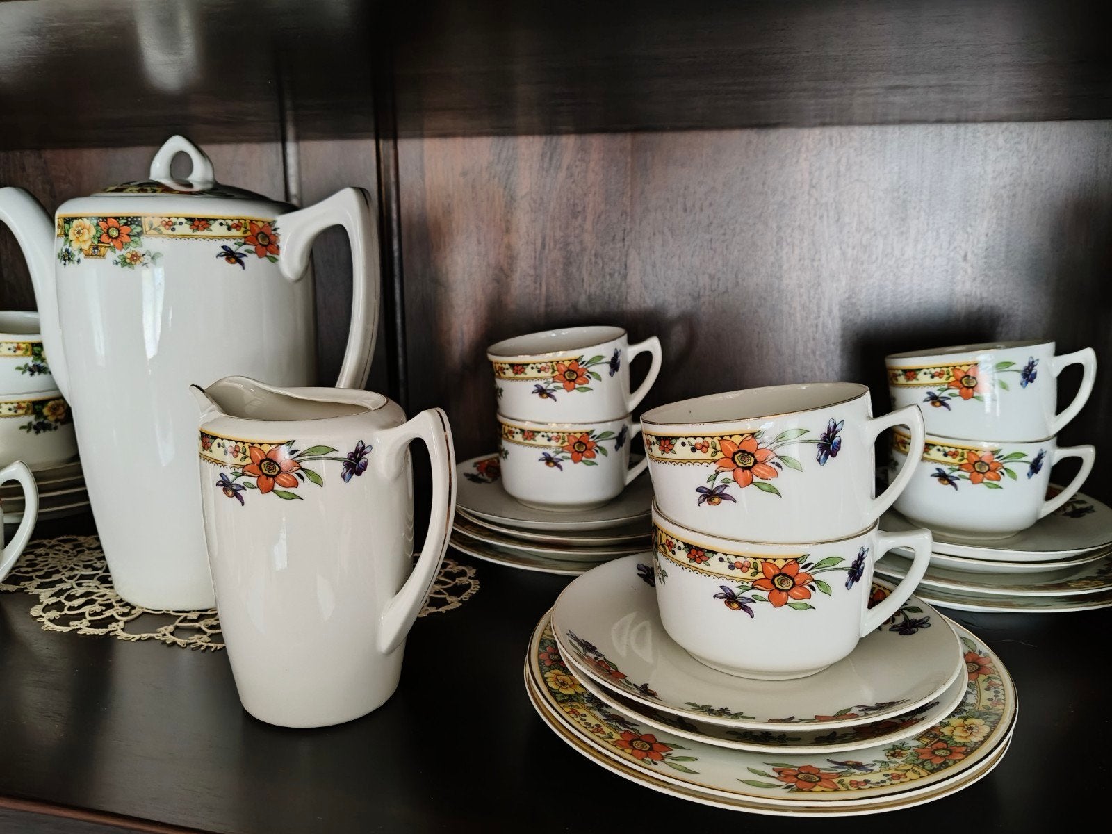 Koffieservies 12 personen, Ophalen, Zo goed als nieuw