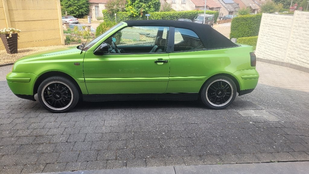 VW Golf Cabrio 1998, Auto's, Volkswagen, Voorwielaandrijving, 4 zetels, Zwart, Cabriolet