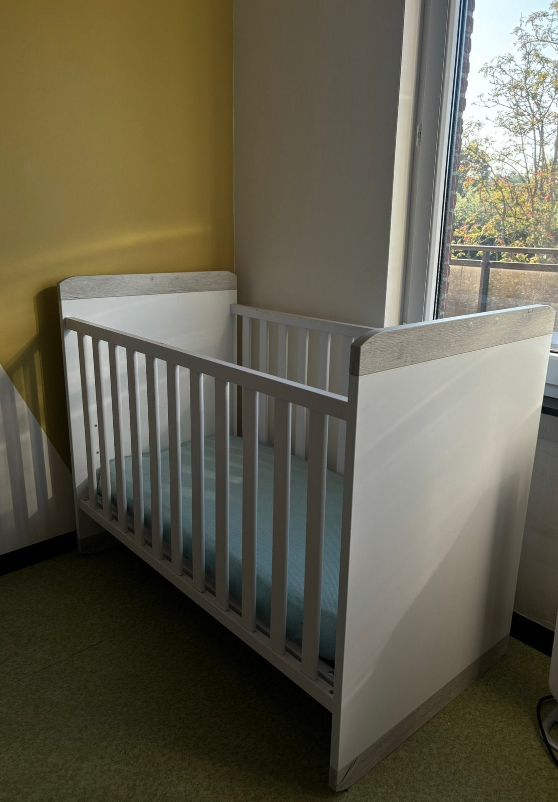 Alisa kinderkamer, meegroeibed en commode, Kinderen en Baby's, Kinderkamer | Complete kinderkamers, Ophalen, Gebruikt