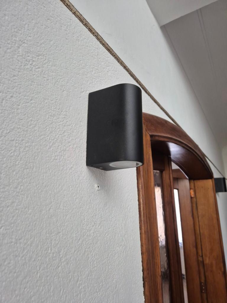 Appliques murales noires, 2 pièces de 15 cm de haut, Enlèvement