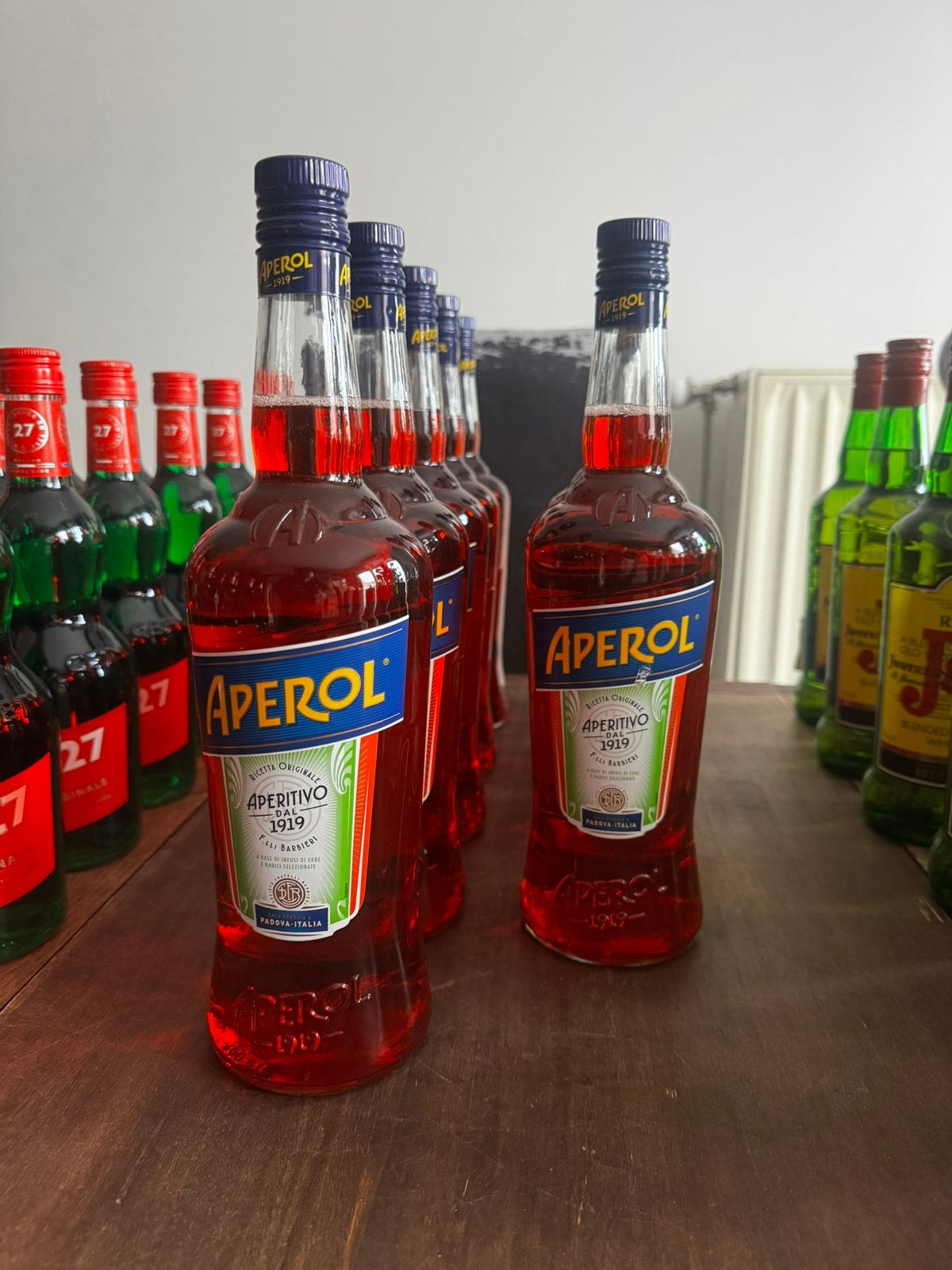9 flessen Aperol-alcohol van 1 liter, Overige typen, Nieuw, Vol, Italië