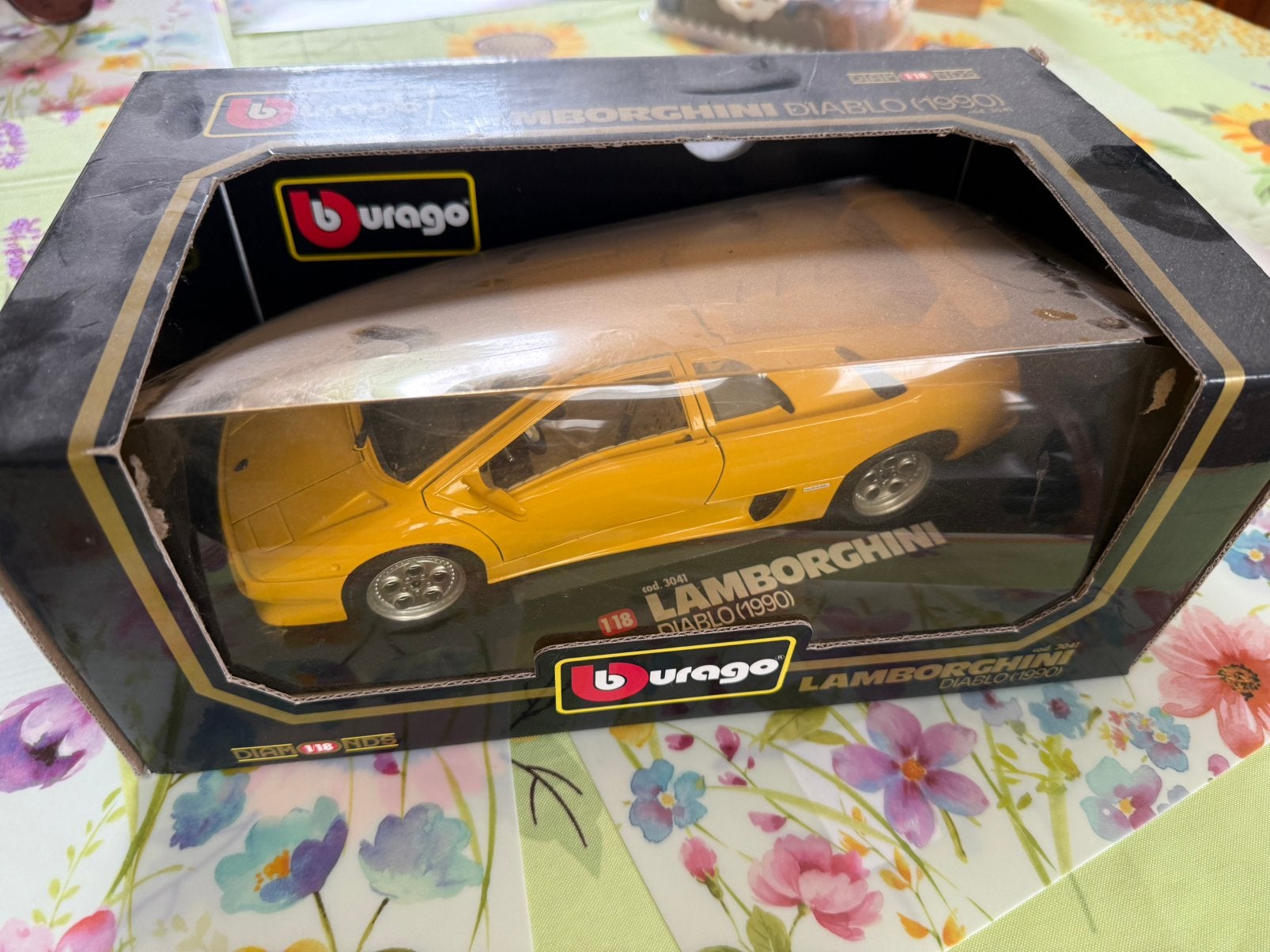 Burago Lamborghini diablo 1990 (zoldervondst), Ophalen, Zo goed als nieuw, Burago
