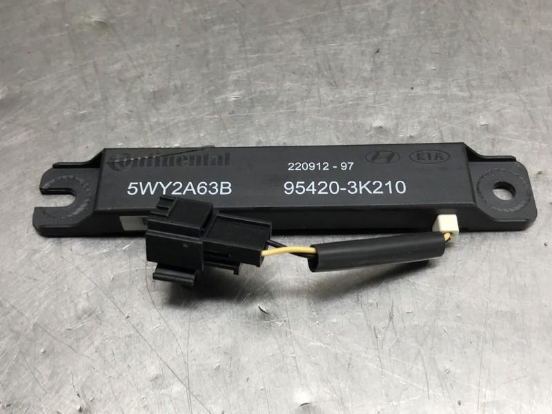 KEYLESS ACCESS ANTENNE Hyundai iX35 (LM) (|954203K210|), Gebruikt, Hyundai, Continental AG, Continental-Plaza 1
30175  Hannover, DE