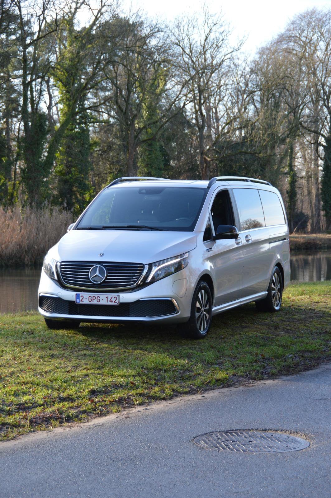 Mercedes EQV 300/Parfait état, Cuir, Argent ou Gris, 7 places, 0 kg